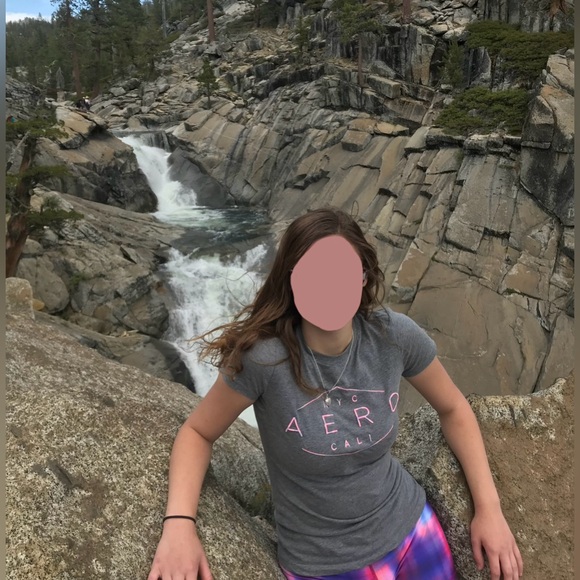 Aeropostale AERO NYC Cali Gray Women’s Classic Crew Tee Shirt Size Small - Picture 5 of 5